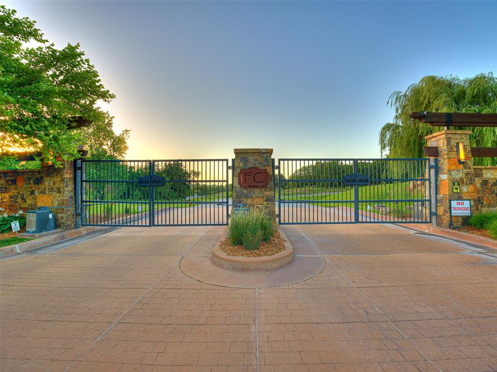 6924 Split Fence Lane