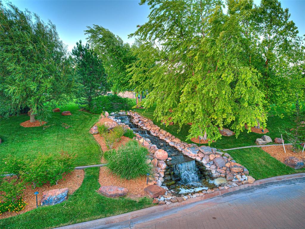 7016 Split Fence Lane