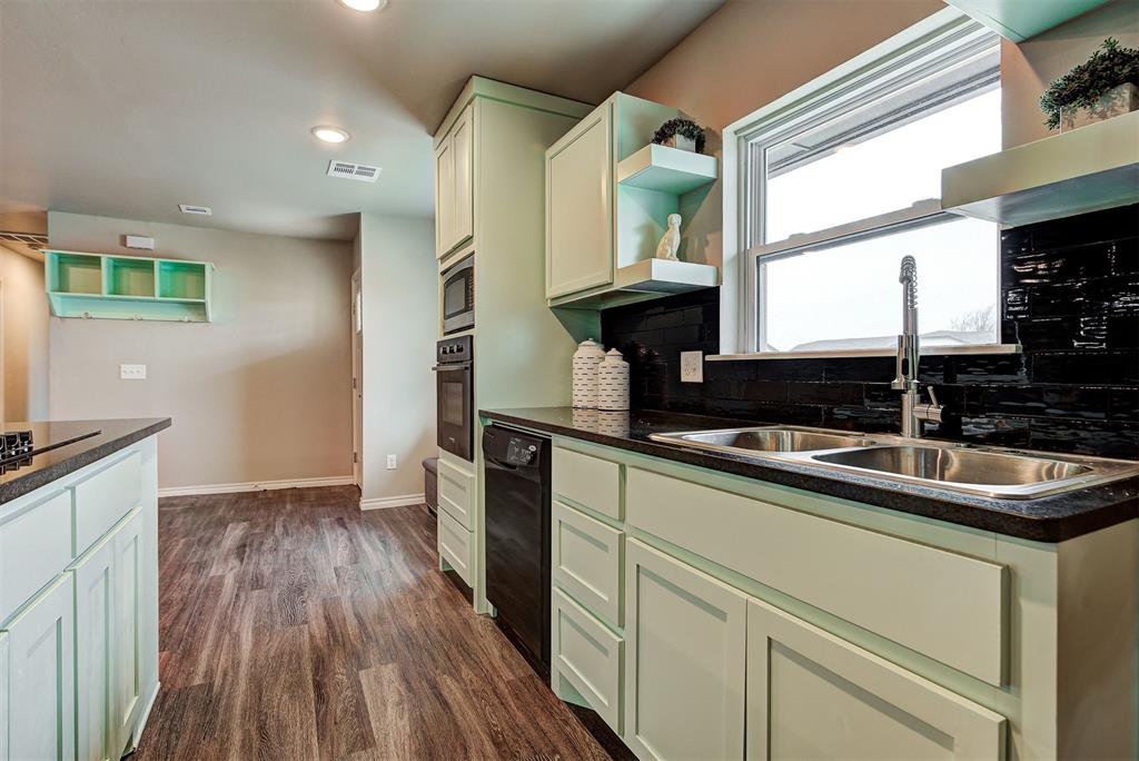 1112 N Eunice Avenue