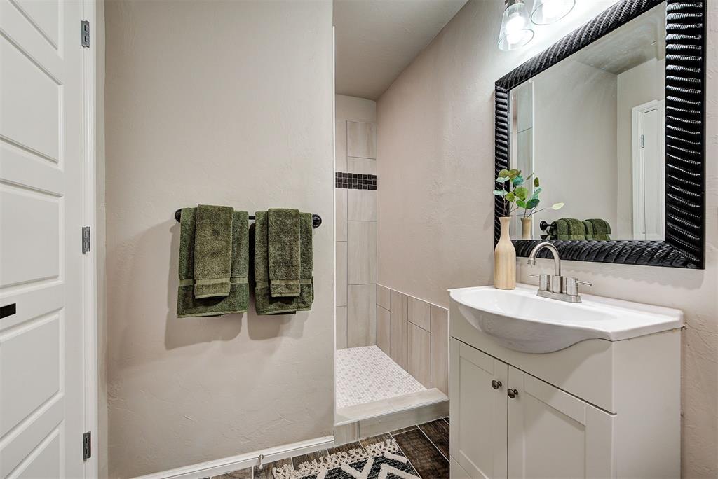 1112 N Eunice Avenue