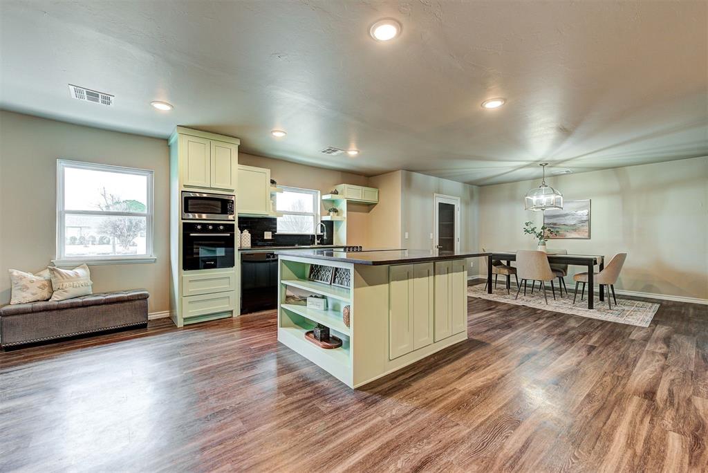 1112 N Eunice Avenue