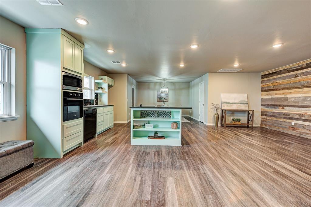 1112 N Eunice Avenue