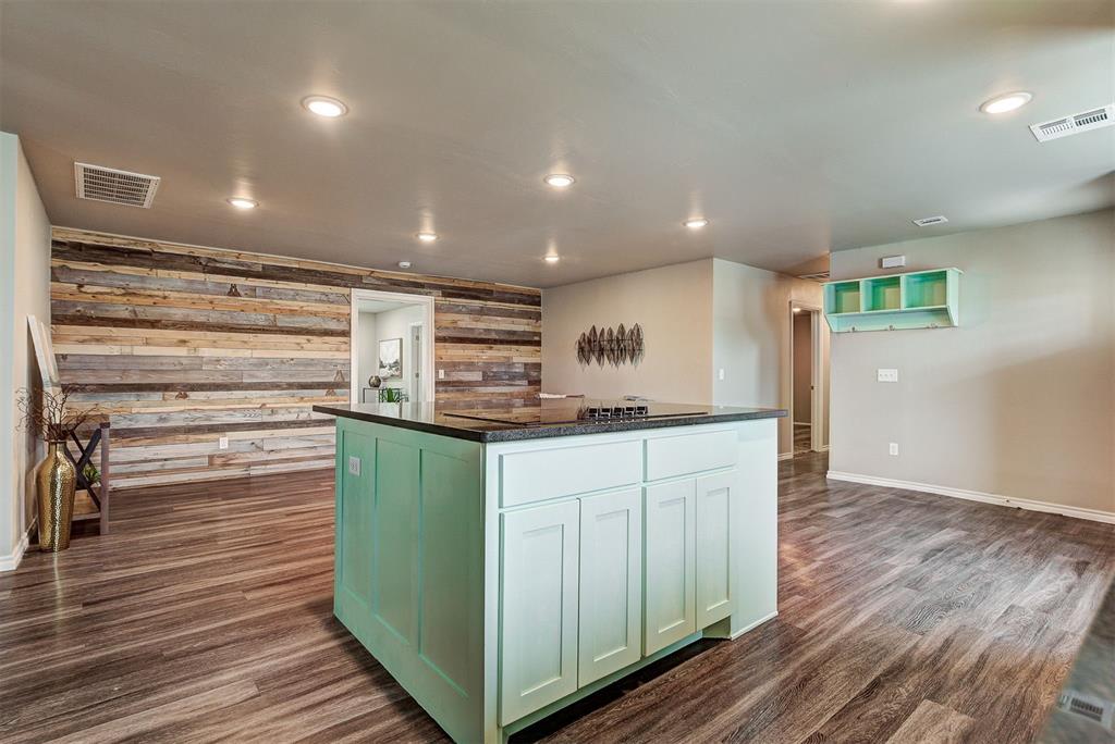 1112 N Eunice Avenue