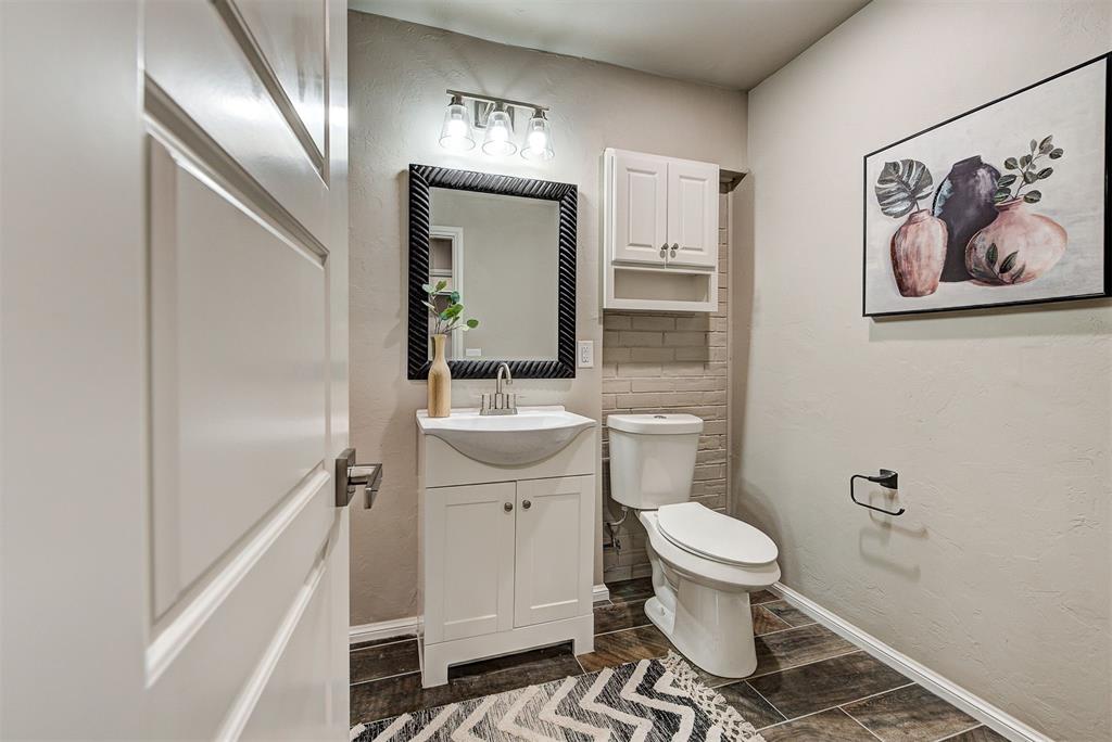 1112 N Eunice Avenue