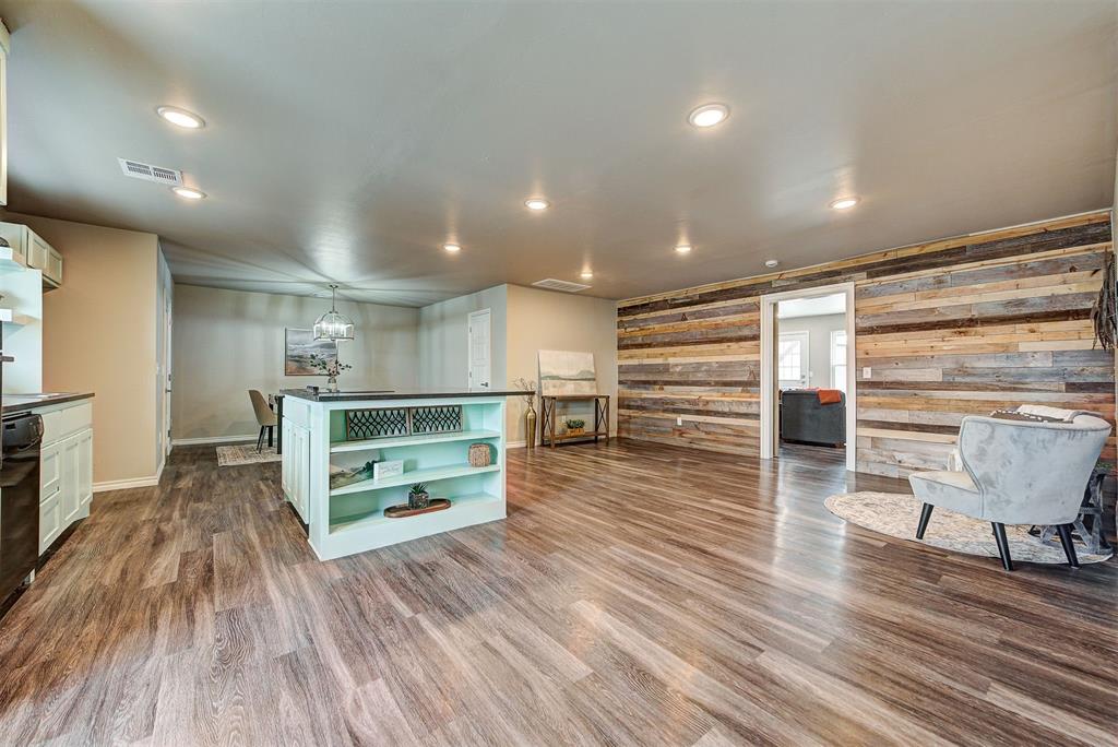 1112 N Eunice Avenue