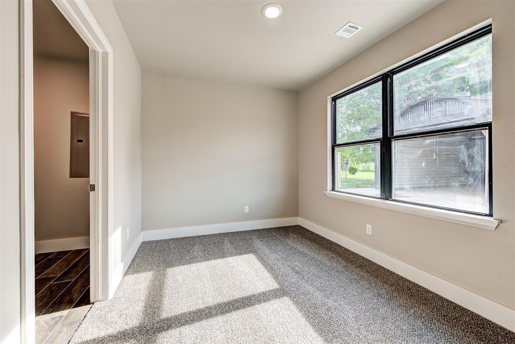 1112 N Eunice Avenue