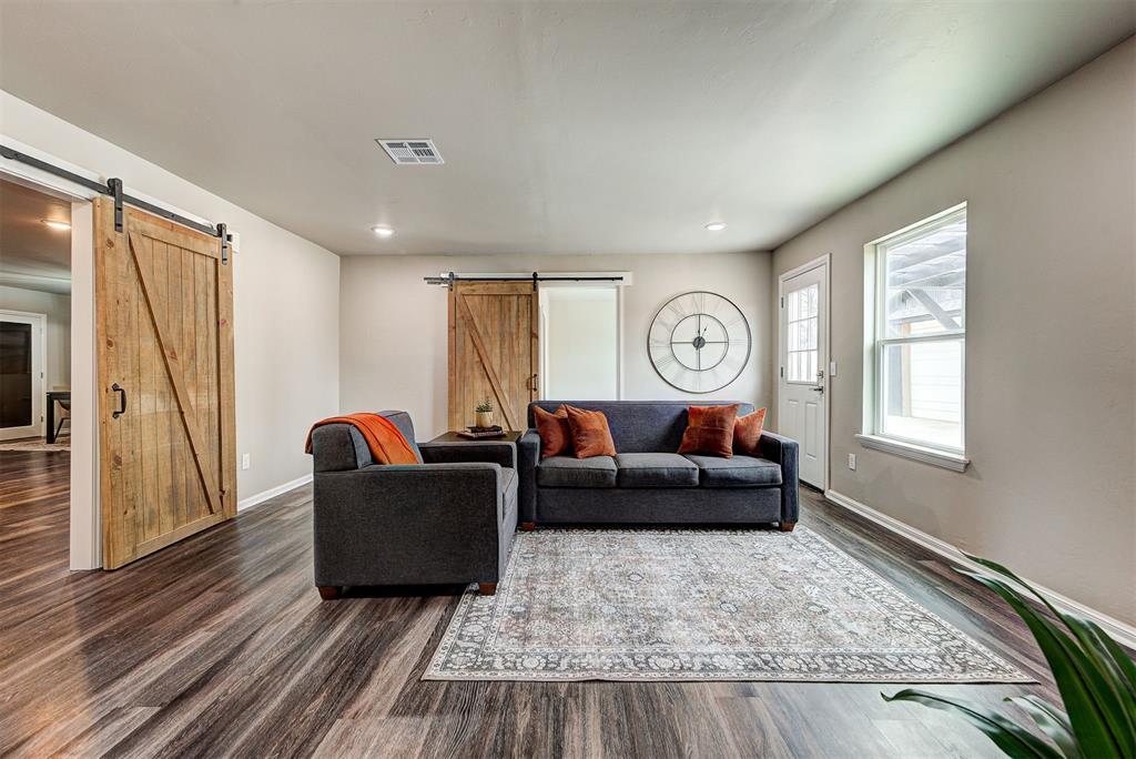 1112 N Eunice Avenue