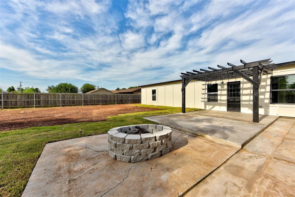 1112 N Eunice Avenue