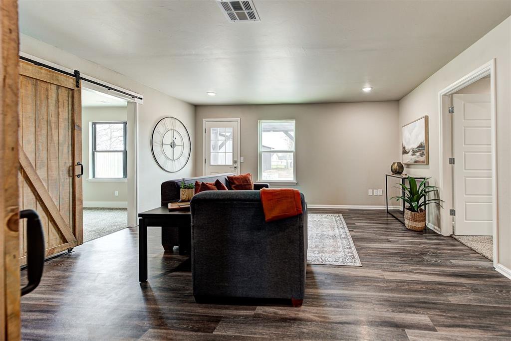 1112 N Eunice Avenue