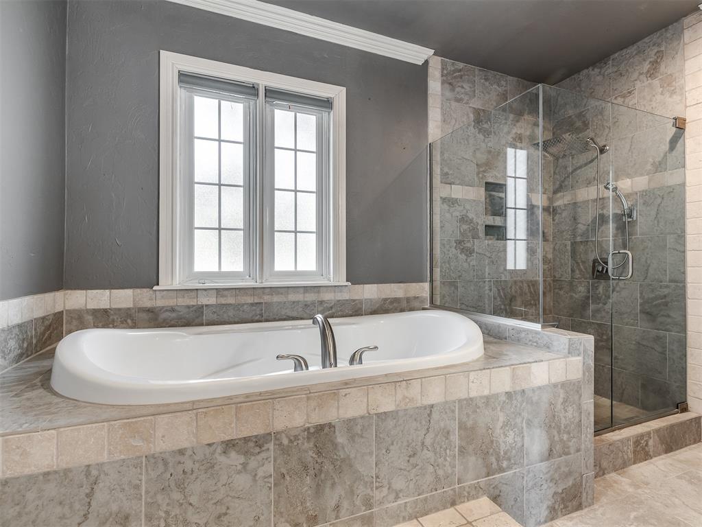 1404 Echohollow Trail