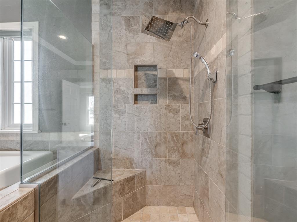 1404 Echohollow Trail