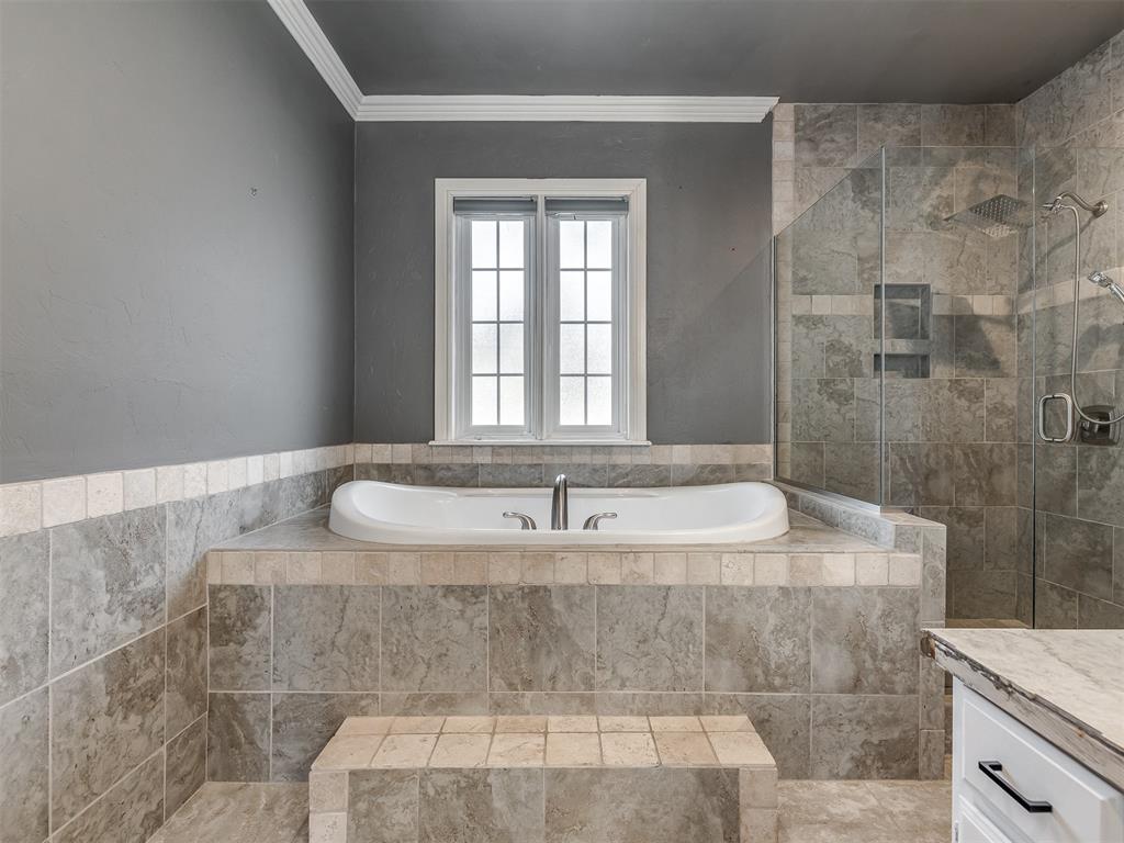 1404 Echohollow Trail