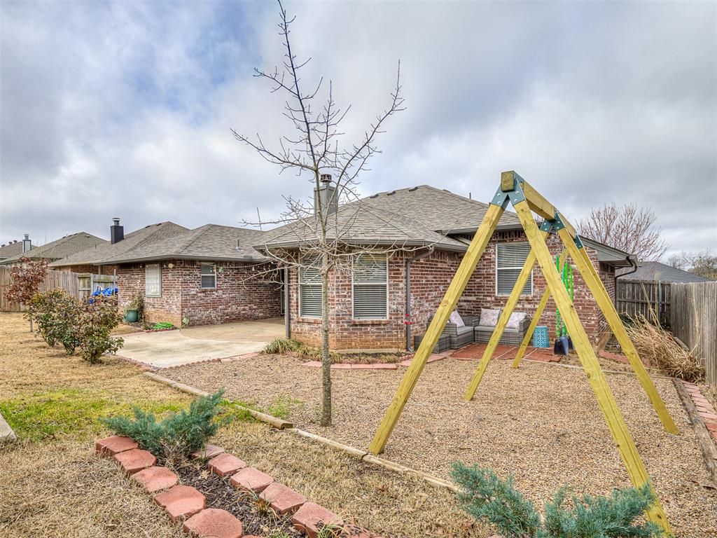 1816 N Shawnee Trail