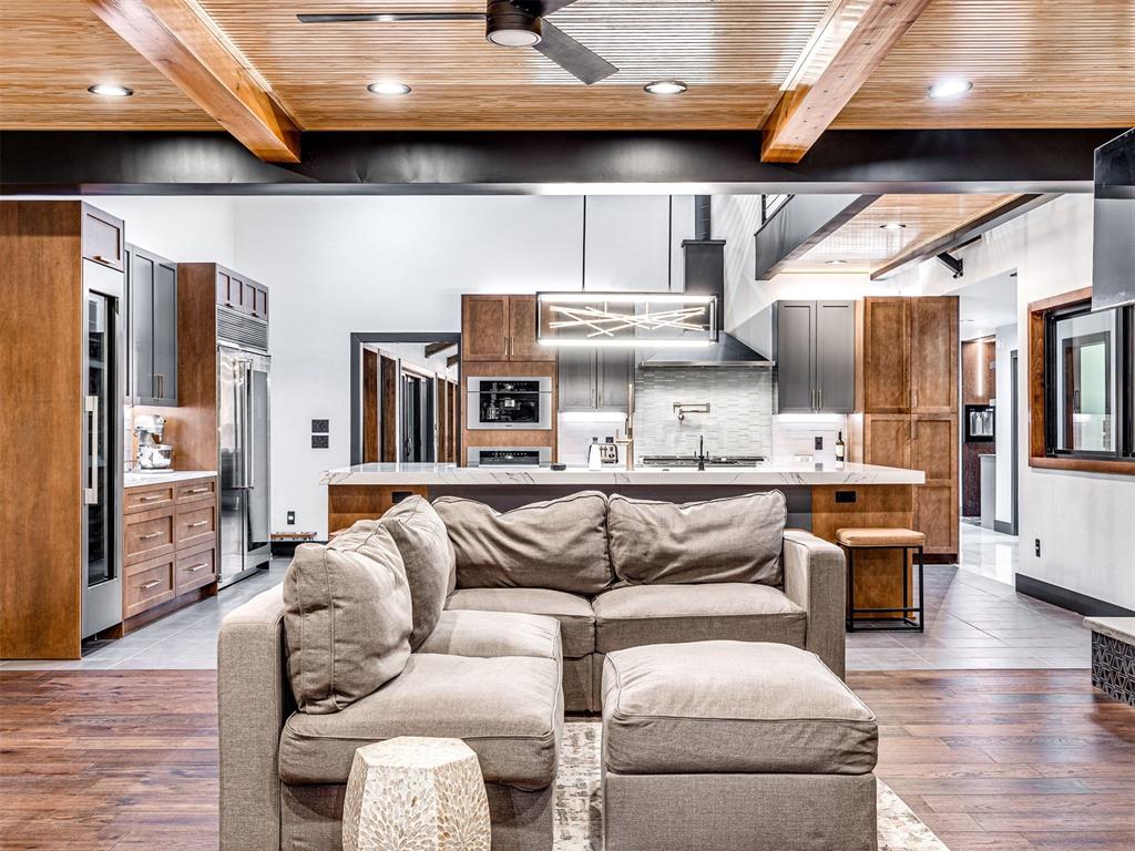 20821 N Pennsylvania Avenue