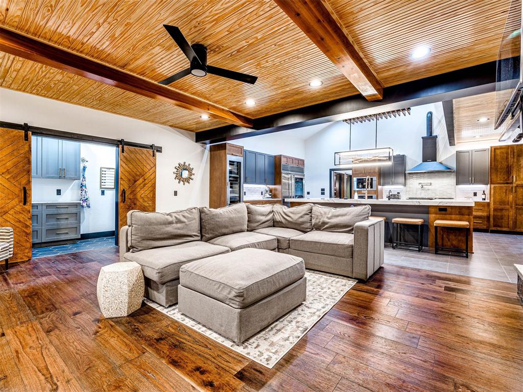 20821 N Pennsylvania Avenue