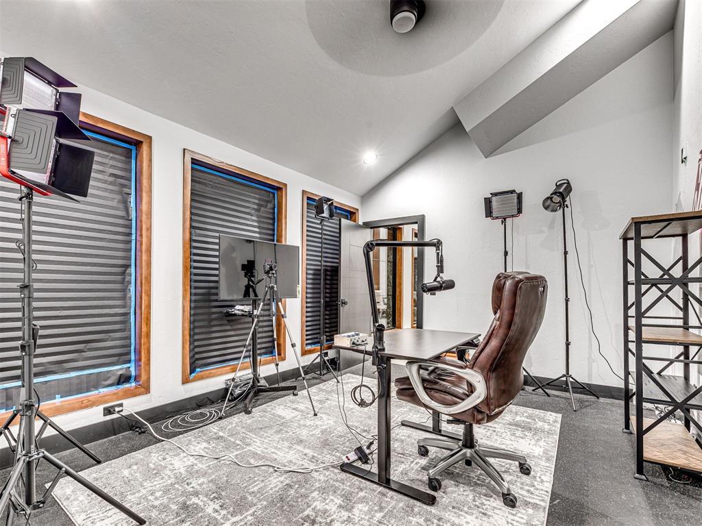 20821 N Pennsylvania Avenue