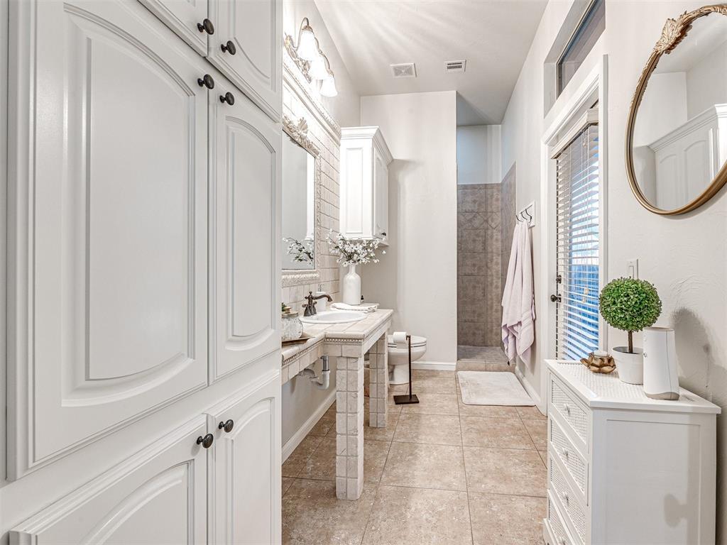 5601 NW 160th Street