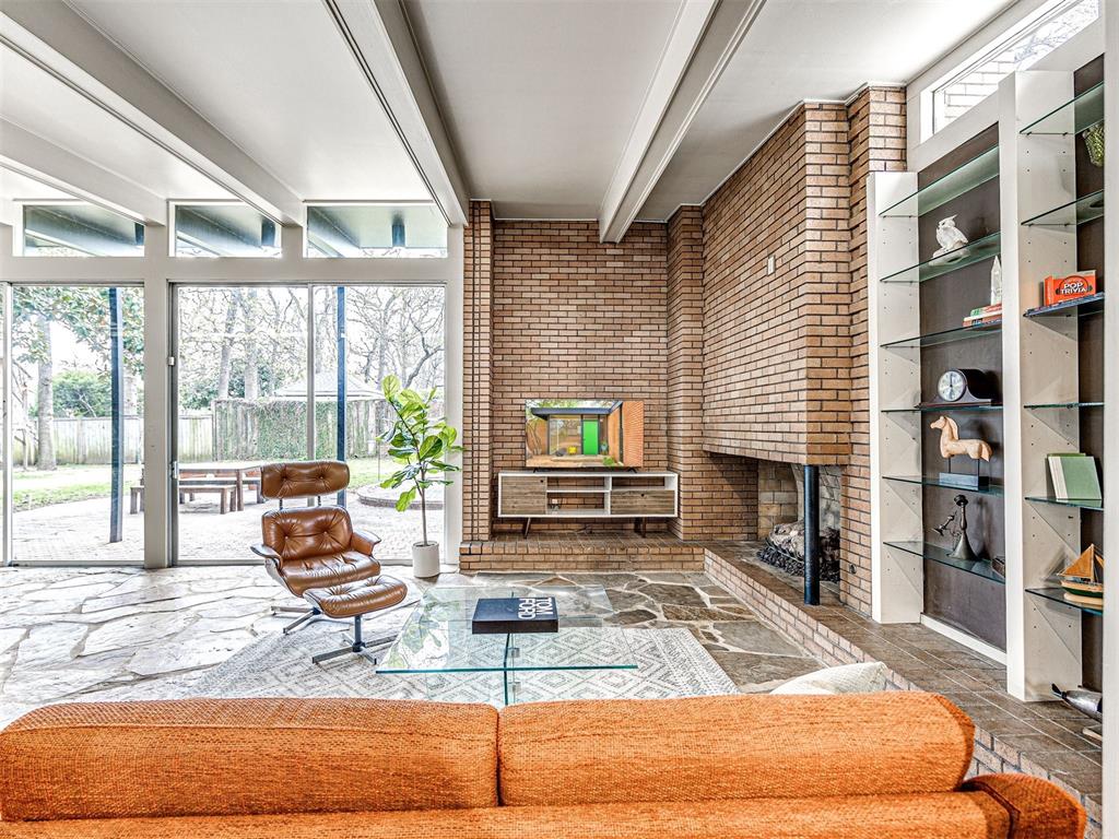 3316 N Preston Drive