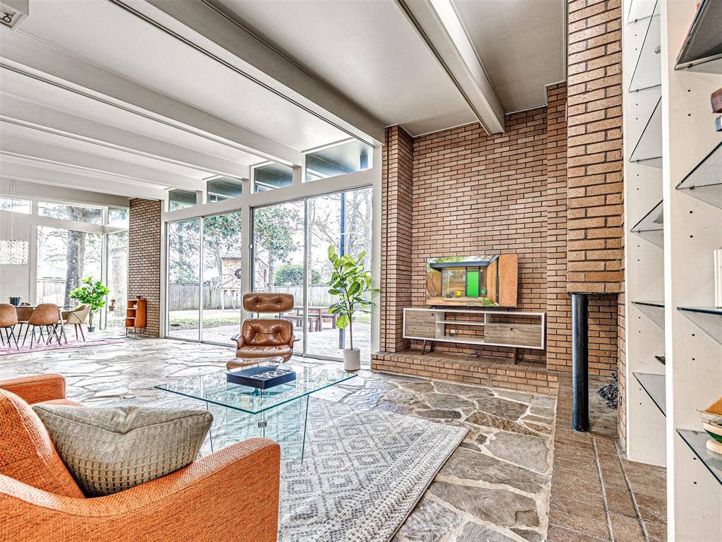 3316 N Preston Drive