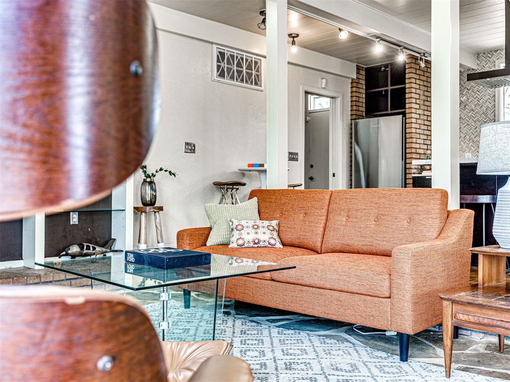 3316 N Preston Drive