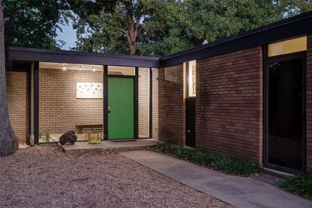 3316 N Preston Drive