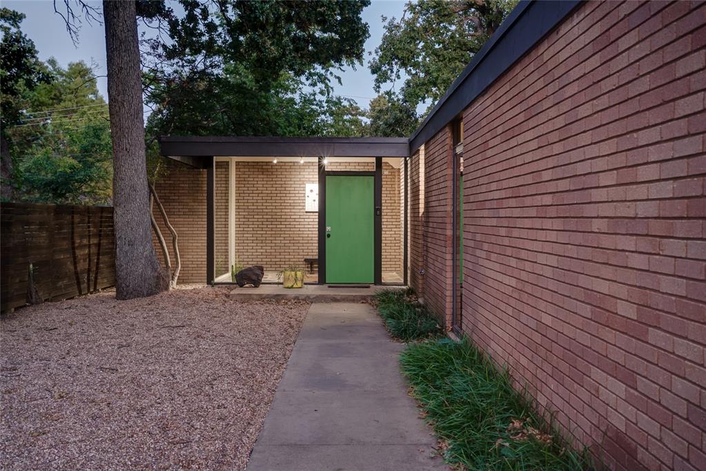 3316 N Preston Drive