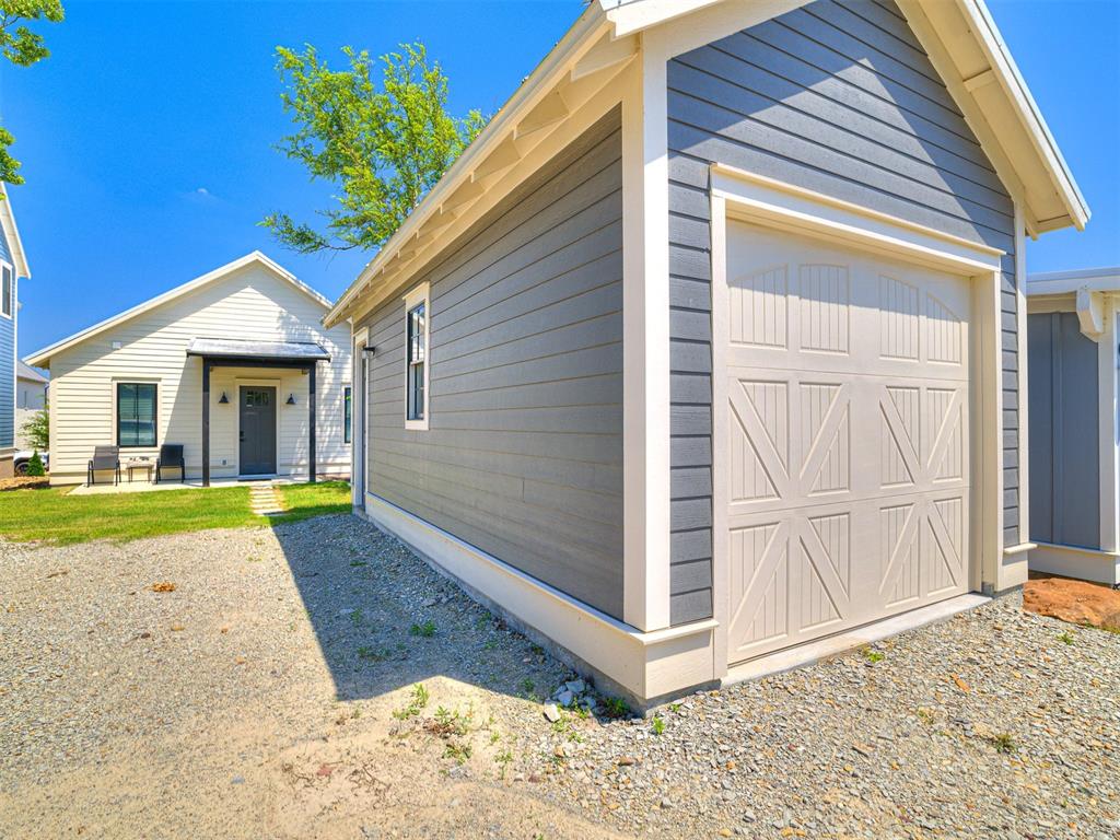 39 Ramble Along Road