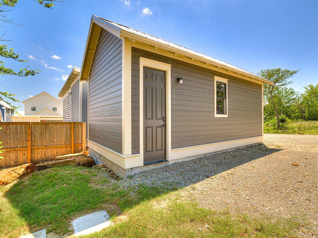 39 Ramble Along Road