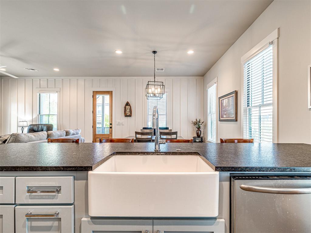 39 Ramble Along Road