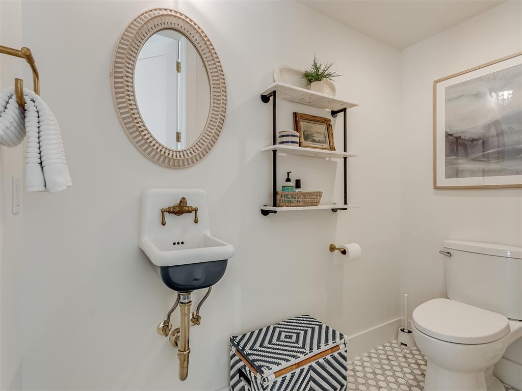 42 Ramble Along Road