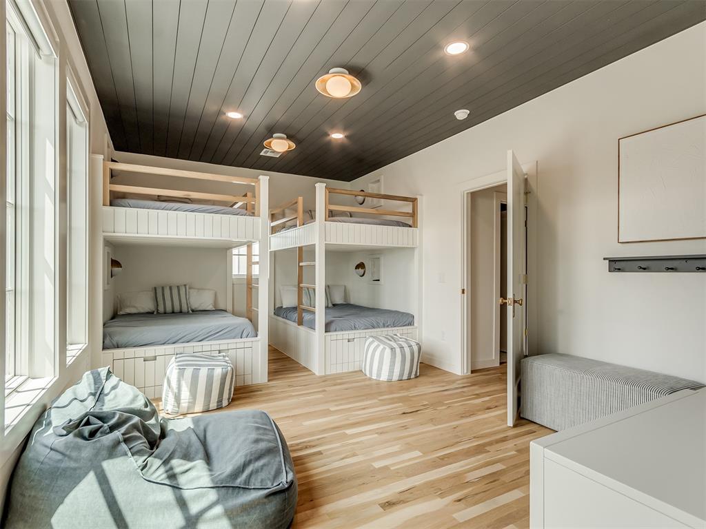 42 Ramble Along Road