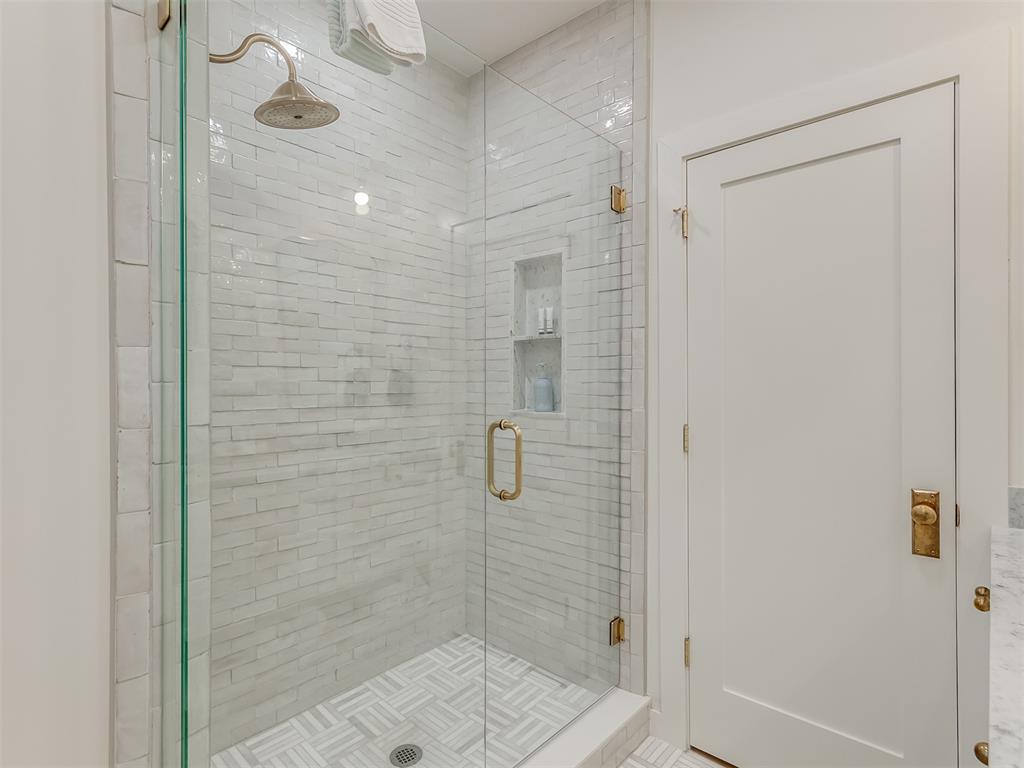 42 Ramble Along Road