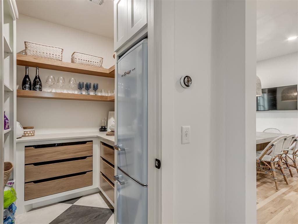 42 Ramble Along Road