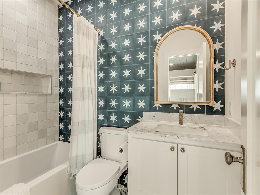 42 Ramble Along Road