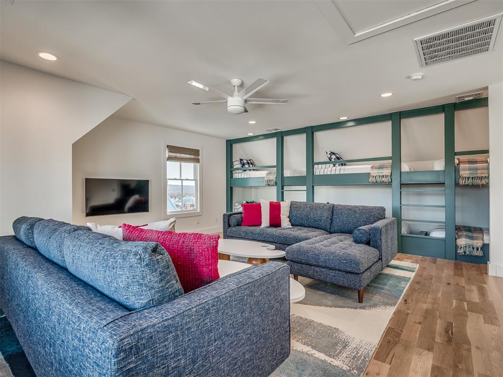 51 Lower Greenway Unit: C