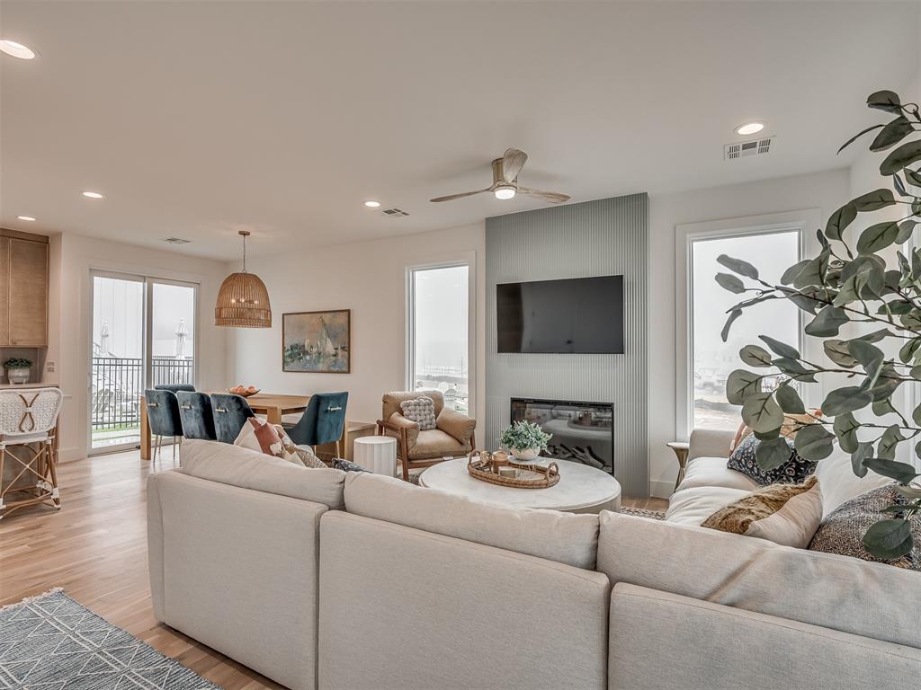 51 Lower Greenway Unit: B