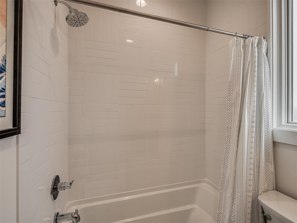 51 Lower Greenway Unit: B