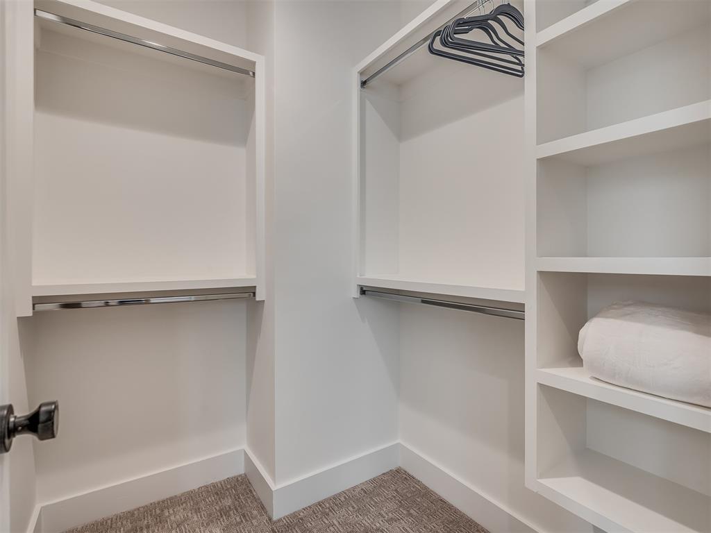 51 Lower Greenway Unit: B