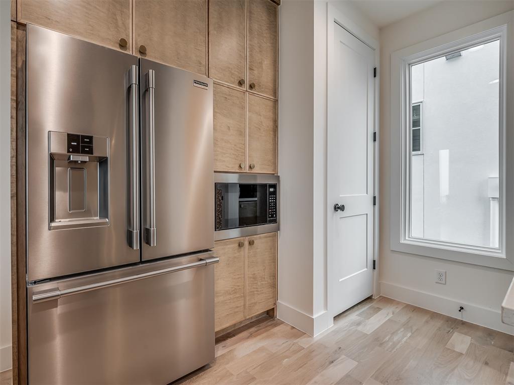 51 Lower Greenway Unit: B