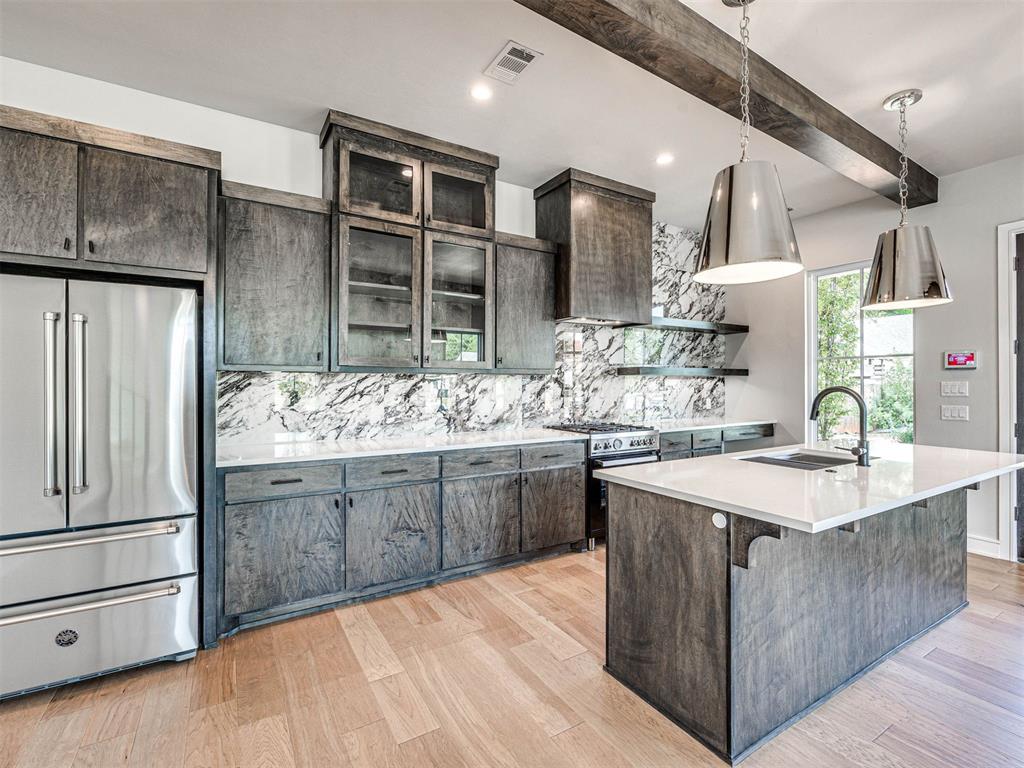 225 W First Street Unit: 139