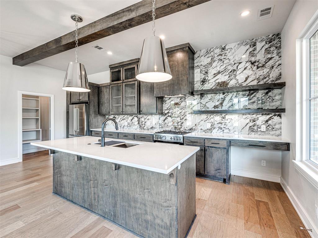 225 W First Street Unit: 139