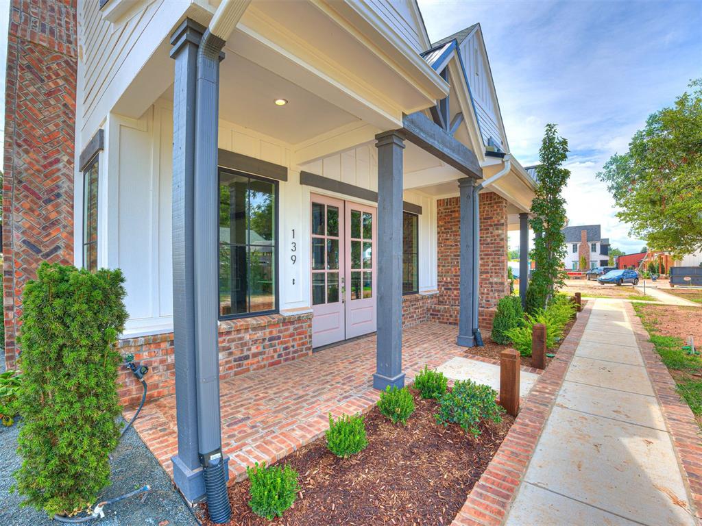 225 W First Street Unit: 139