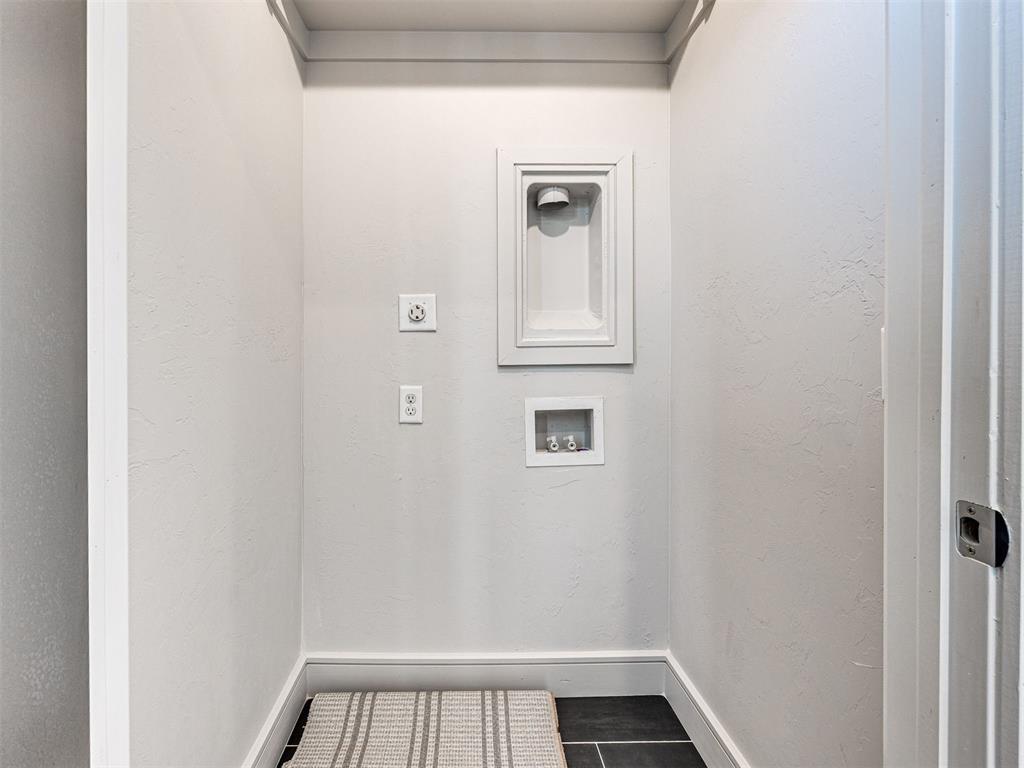 225 W First Street Unit: 139