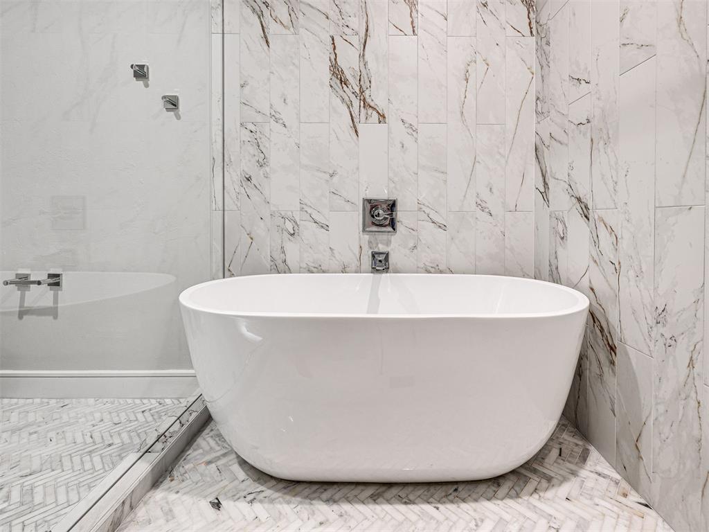 225 W First Street Unit: 139