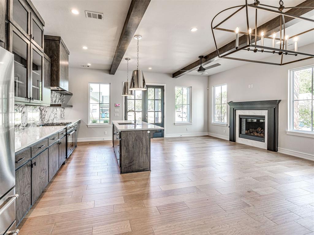 225 W First Street Unit: 139