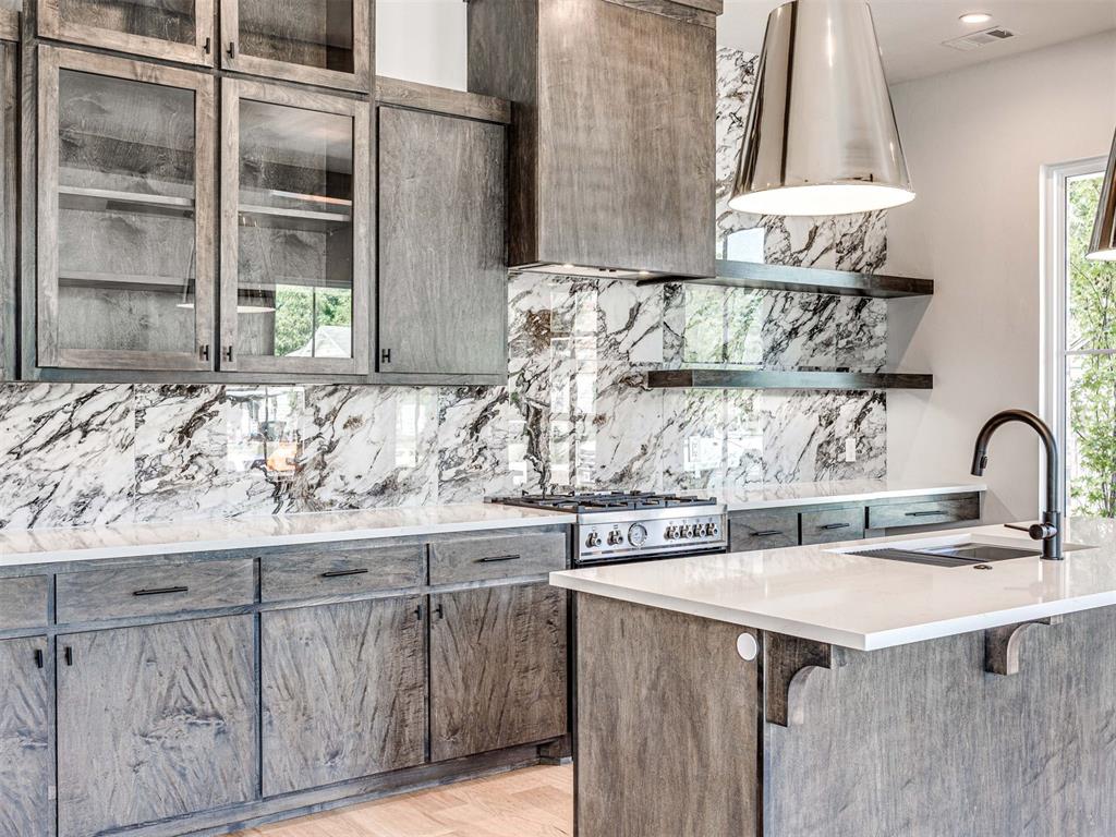 225 W First Street Unit: 139