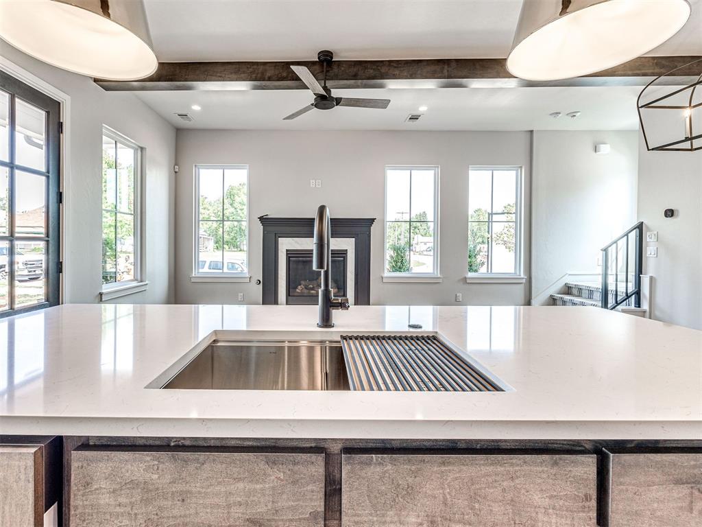 225 W First Street Unit: 139