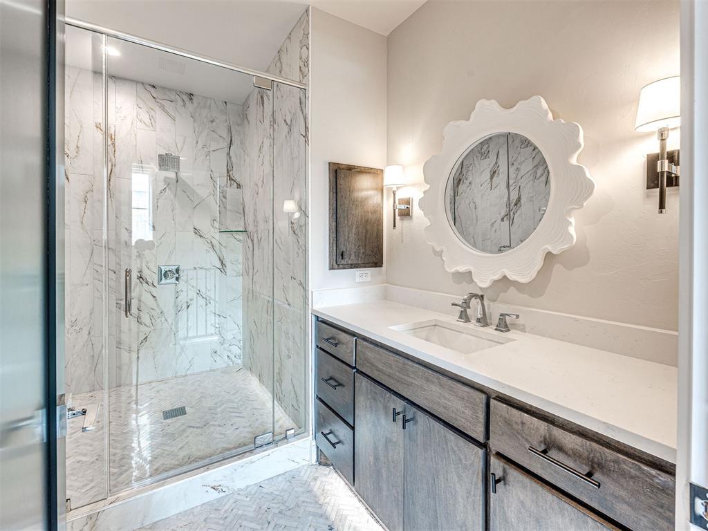 225 W First Street Unit: 139