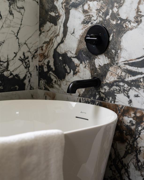 8900 Rivercrest Road