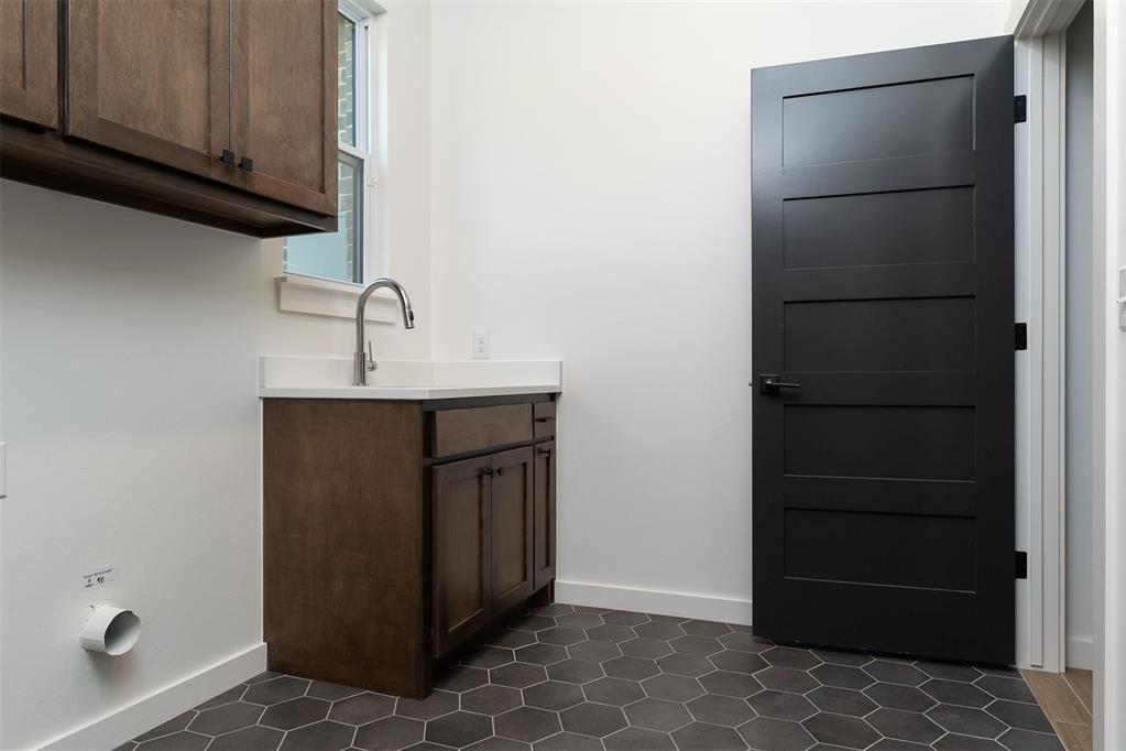 8900 Rivercrest Road